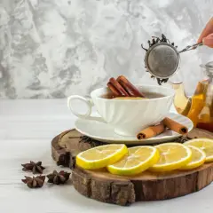 Jak parzyć herbatę liściastą w zaparzaczu? Pełen poradnik smaku