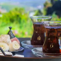 Jak zaparzyć turecką herbatę? Autentyczny çay krok po kroku