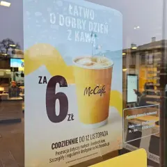 Kawa w McDonald's: Cennik 2024 i sposoby na tańsze picie!