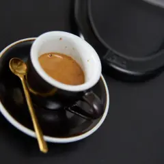 Espresso: Ile gramów kawy? Odkryj sekret idealnej dozy!