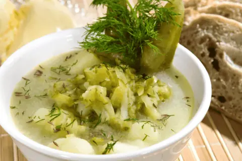 Mrożenie zupy ogórkowej: Jak zrobić to dobrze? Poradnik