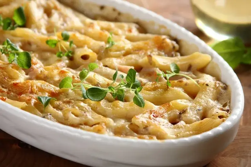 Szybki obiad z wędliną makaron zapiekanka