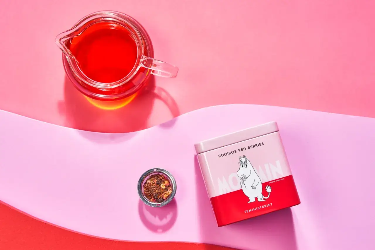 różne rodzaje herbaty rooibos liściastej i w torebkach