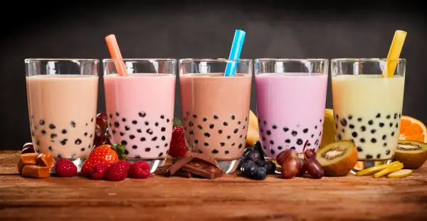 Herbata z mlekiem: bawarka, chai, bubble tea jak to nazwać?